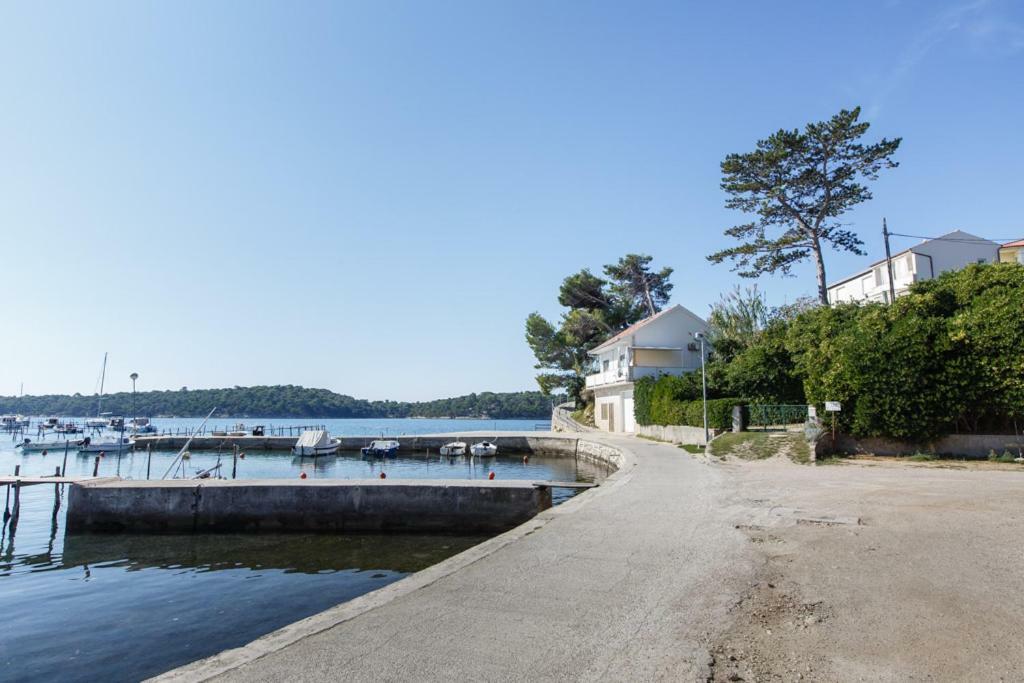 Apartmani Maris III Rab Town Exterior photo
